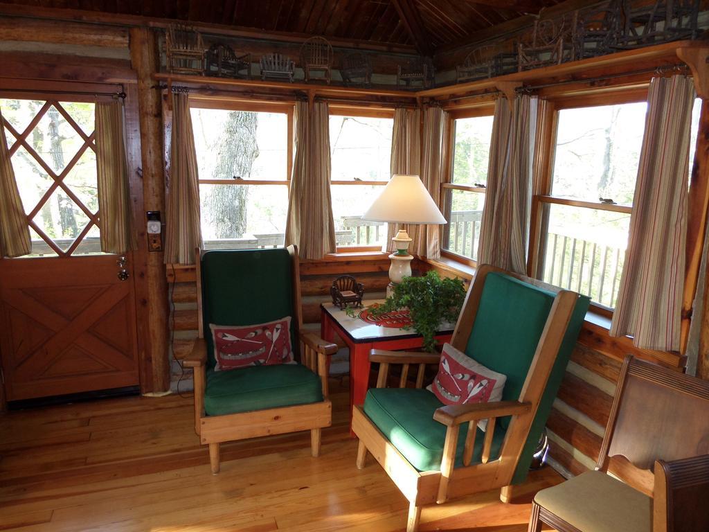 הוילה יוריקה ספרינגס Lake Lucerne Treehouse מראה חיצוני תמונה