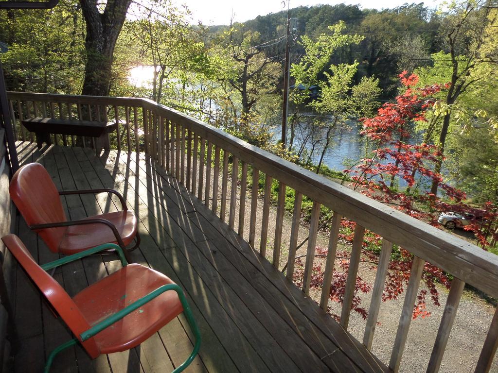 הוילה יוריקה ספרינגס Lake Lucerne Treehouse מראה חיצוני תמונה